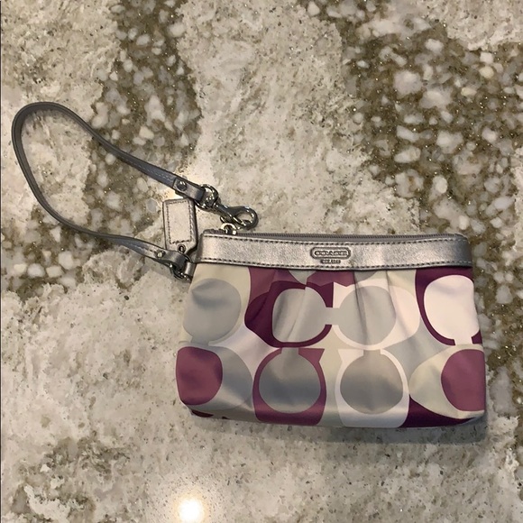 Coach Handbags - Coach wristlet